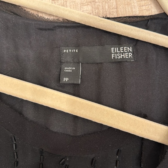 Eileen Fisher stunning beaded silk top with silk lining. - Picture 4 of 8
